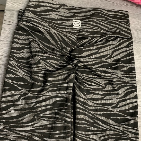 Cake body fitness popular stretch leggings zebra size XL - Picture 3 of 5